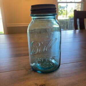 Antique Aqua Blue #2 Ball Perfect Mason Quart jar w/ zinc lid 1923-1933 bubbles